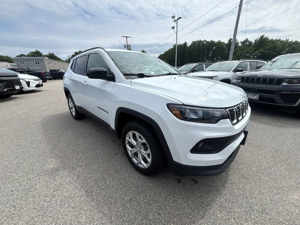 Certified 2024 Jeep Compass Latitude AWD/4WD image 7