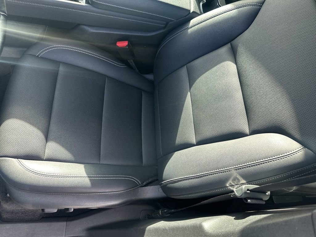 Used 2025 Chevrolet Traverse LT image 10