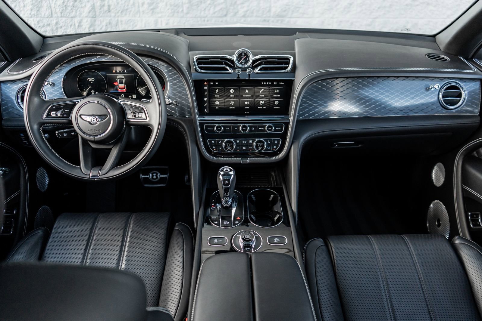 Certified 2022 Bentley Bentayga image 3
