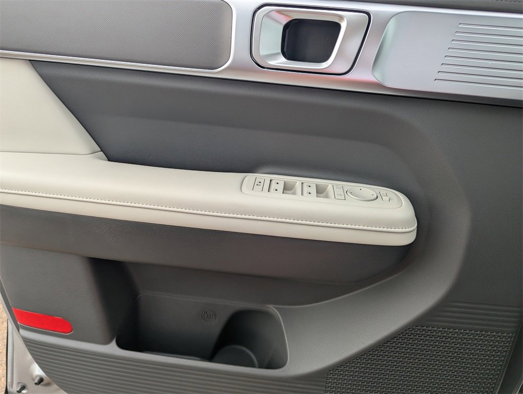 Certified 2025 Hyundai Santa Fe SEL image 13