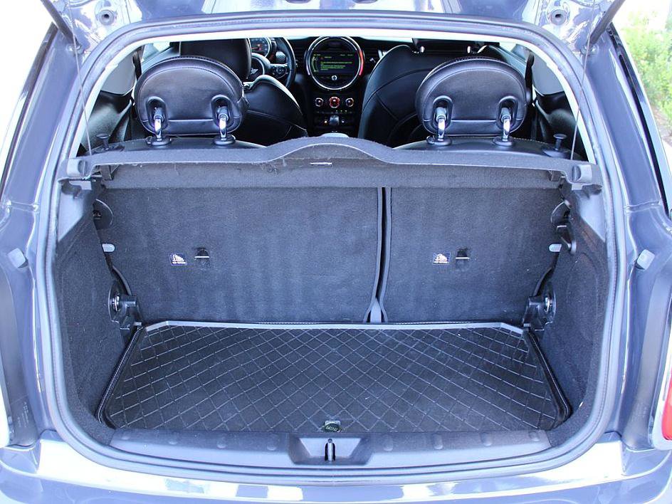 Used 2017 MINI Cooper S image 9