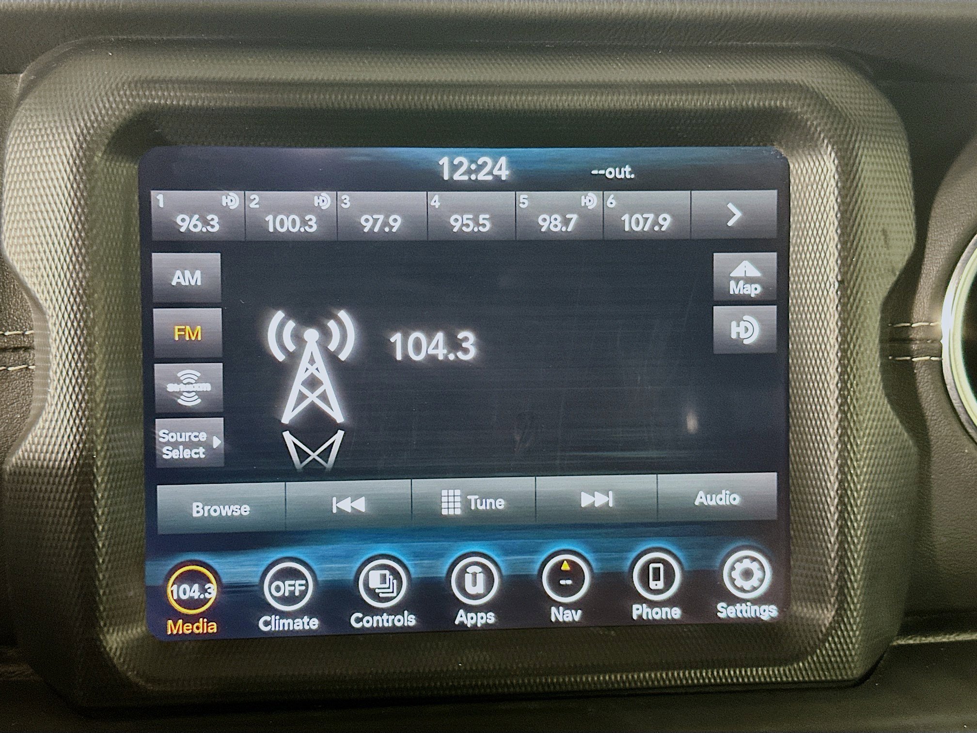 Used 2023 Jeep Wrangler Unlimited Sahara AWD/4WD image 19