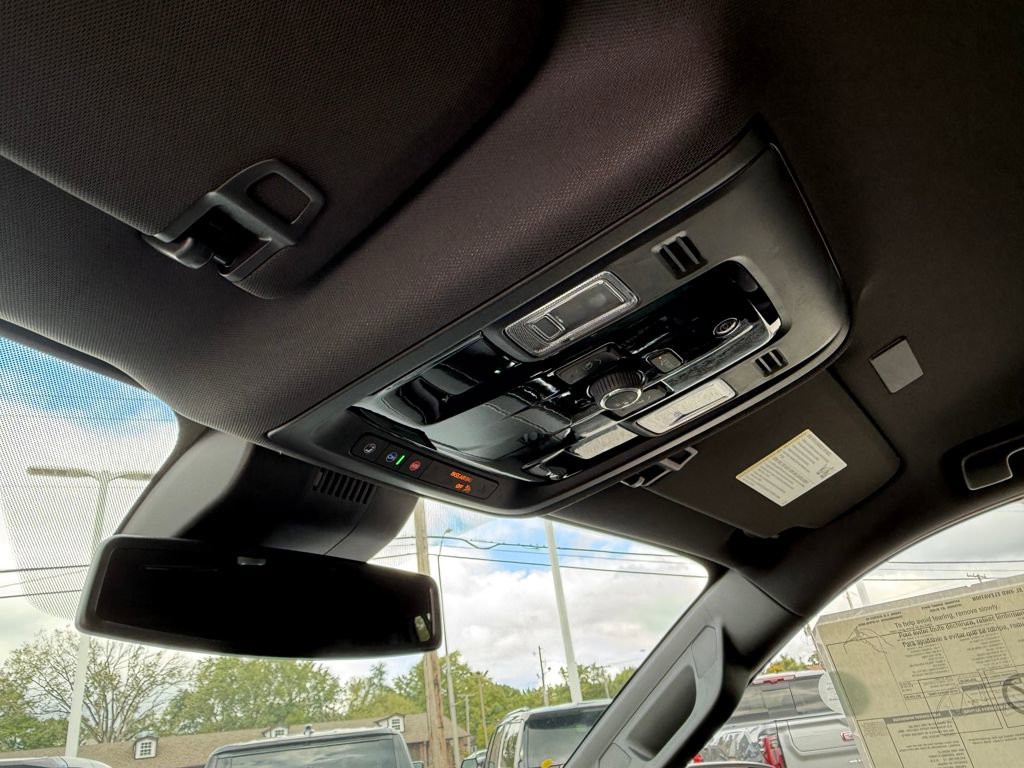 New 2026 GMC Yukon XL Elevation image 32