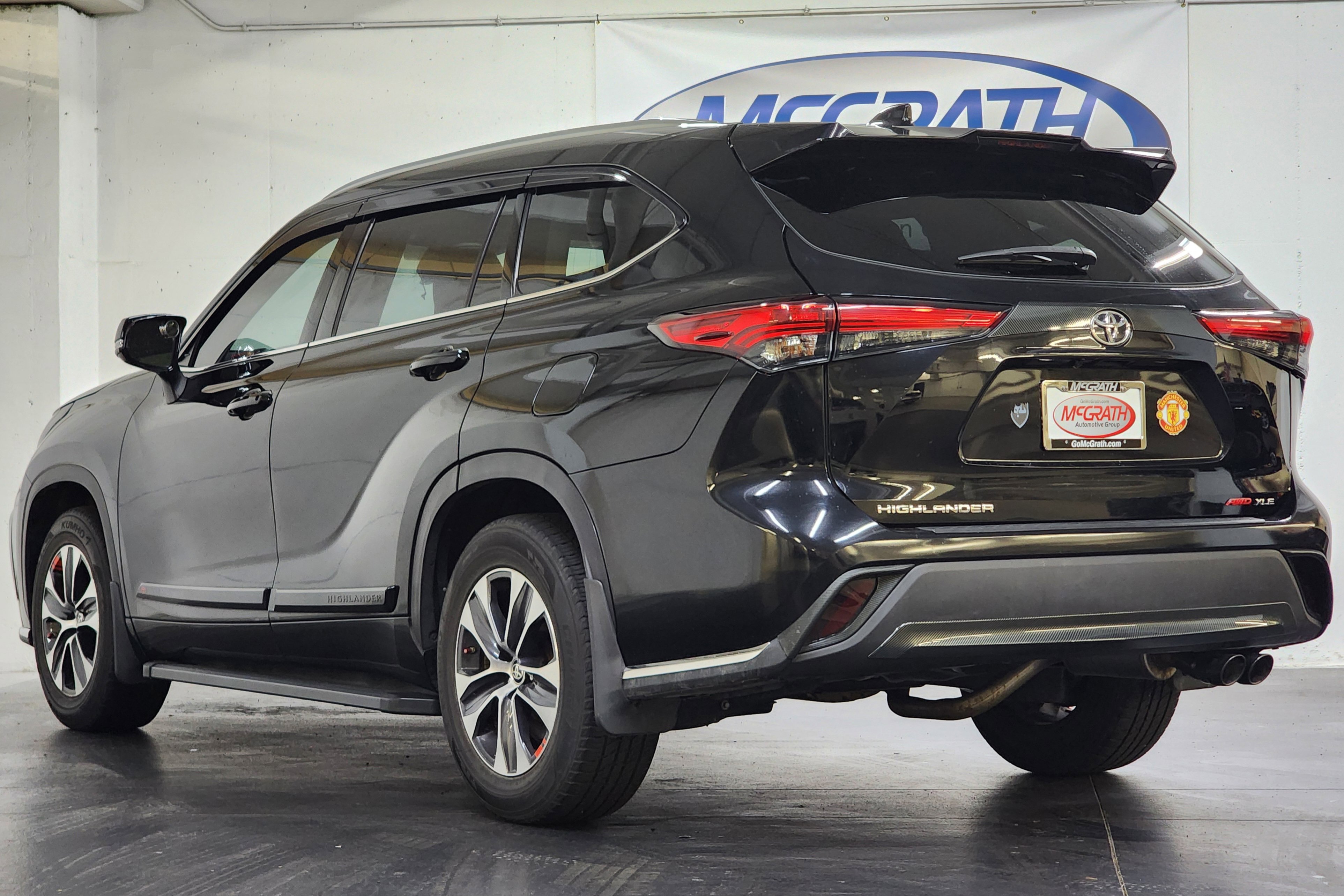 Used 2020 Toyota Highlander XLE FWD image 9