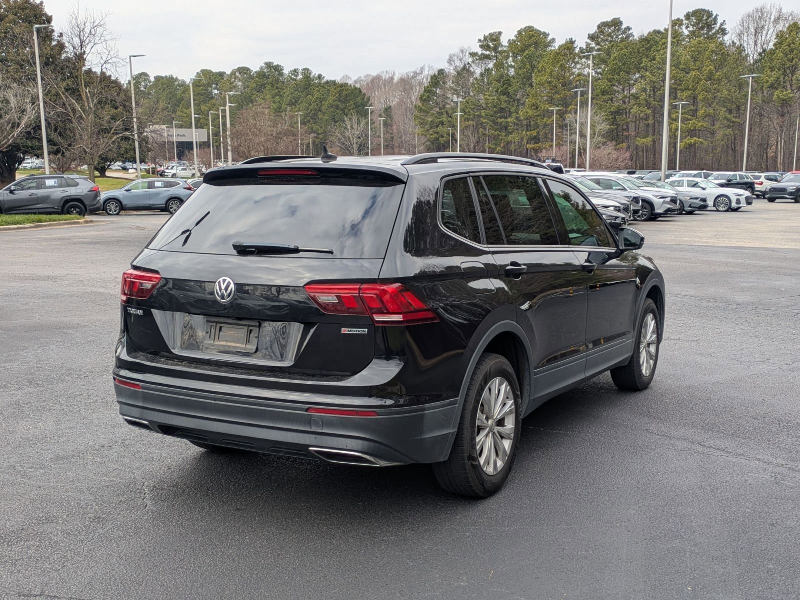 Used 2020 Volkswagen Tiguan S image 5