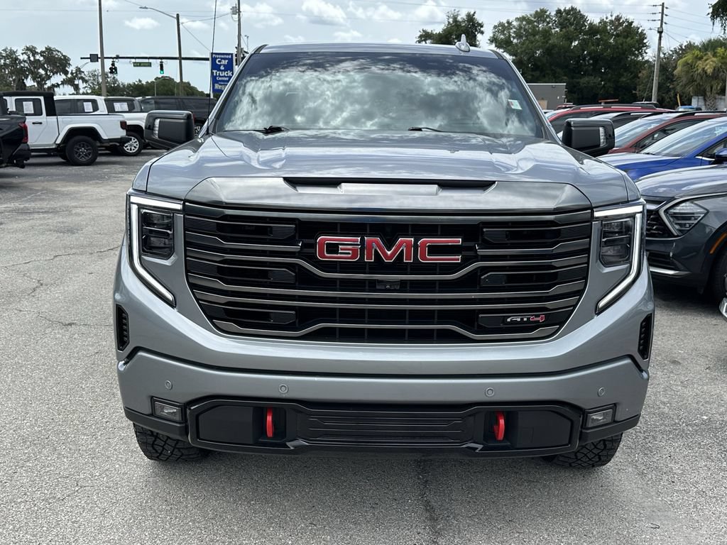 Used 2024 GMC Sierra 1500 AT4 w/ Technology Package AWD/4WD image 3