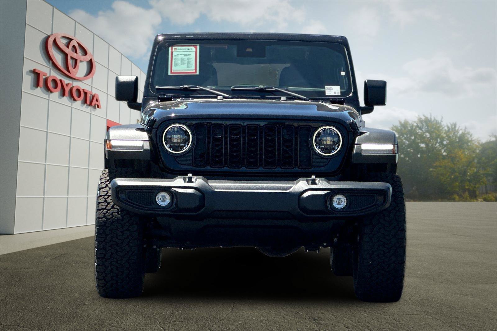 Used 2025 Jeep Wrangler Unlimited Sport AWD/4WD image 8