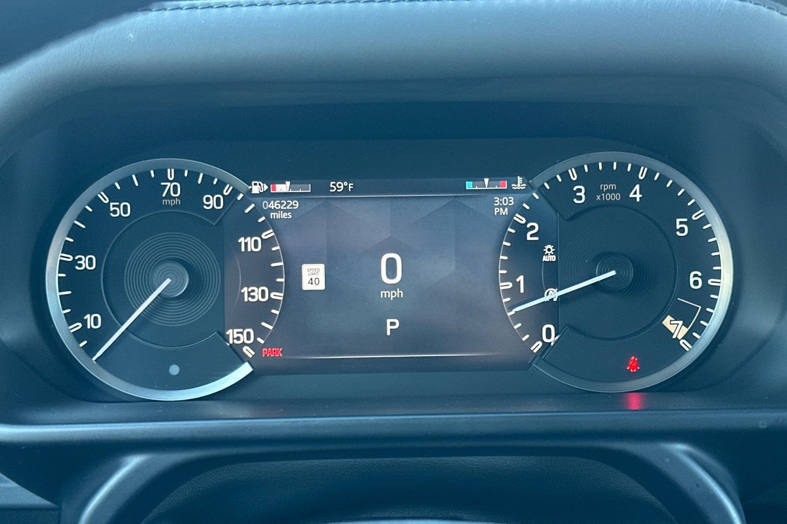 Used 2023 Land Rover Defender 130 X-Dynamic SE image 34