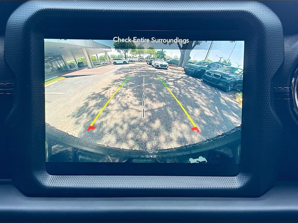 Used 2021 Jeep Wrangler Unlimited Sahara AWD/4WD image 15