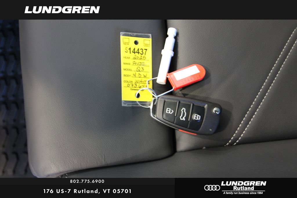 New 2025 Audi Q3 2.0T Premium image 4