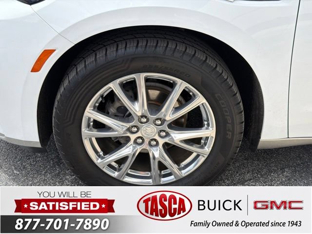 Used 2022 Buick Enclave Premium AWD/4WD image 11