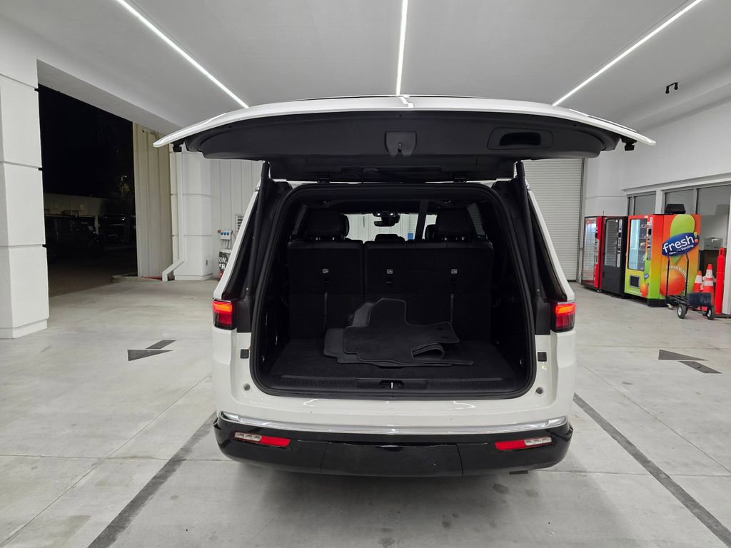 Used 2024 Jeep Wagoneer Series II w/ Flexible Seating Group RWD image 40