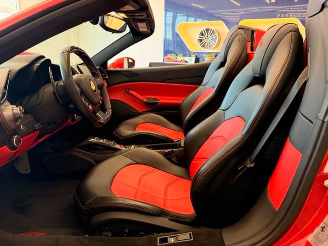 Used 2018 Ferrari 488 Spider RWD image 22