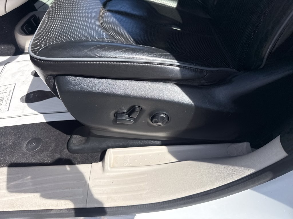 Used 2018 Chrysler Pacifica Limited FWD image 24