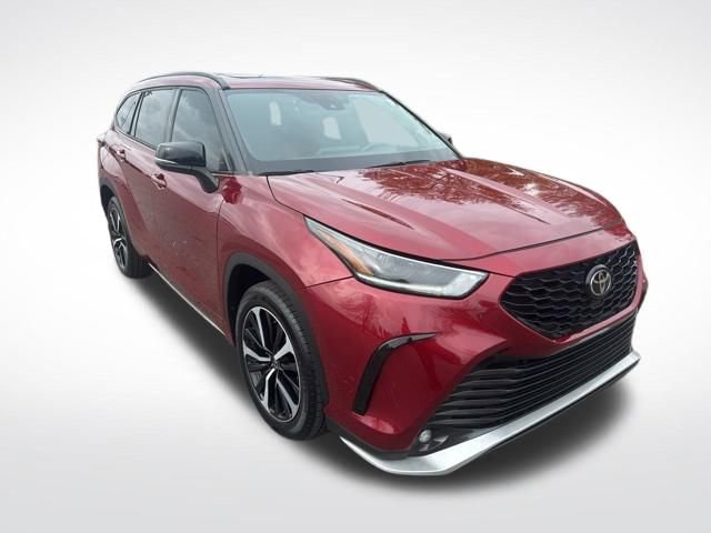 Used 2022 Toyota Highlander XSE FWD image 7
