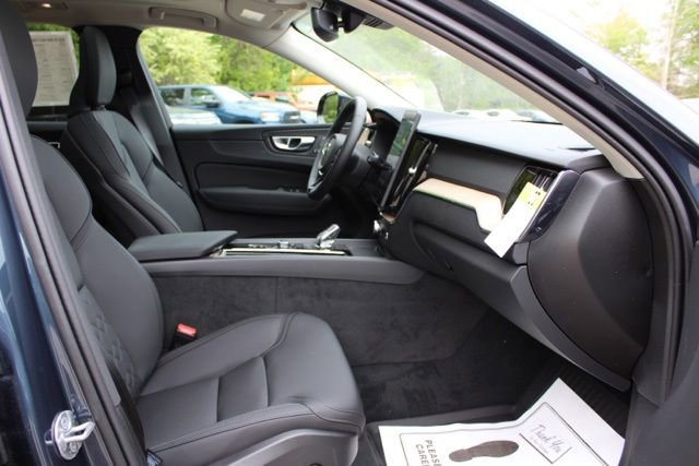New 2026 Volvo XC60 B5 Core w/ Protection Package Premier AWD/4WD image 15