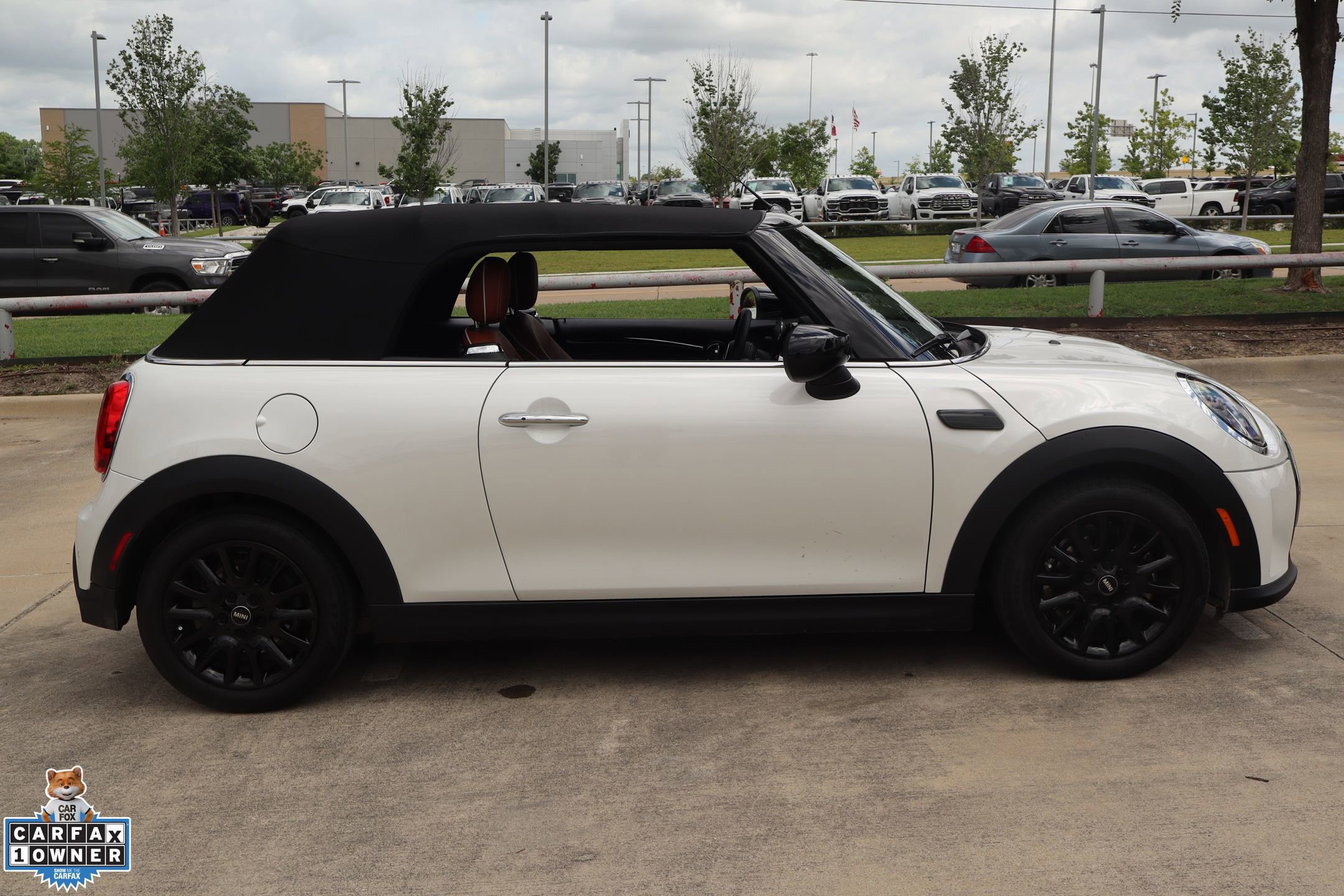 Used 2024 MINI Cooper Convertible w/ Signature Upholstery Package FWD image 2