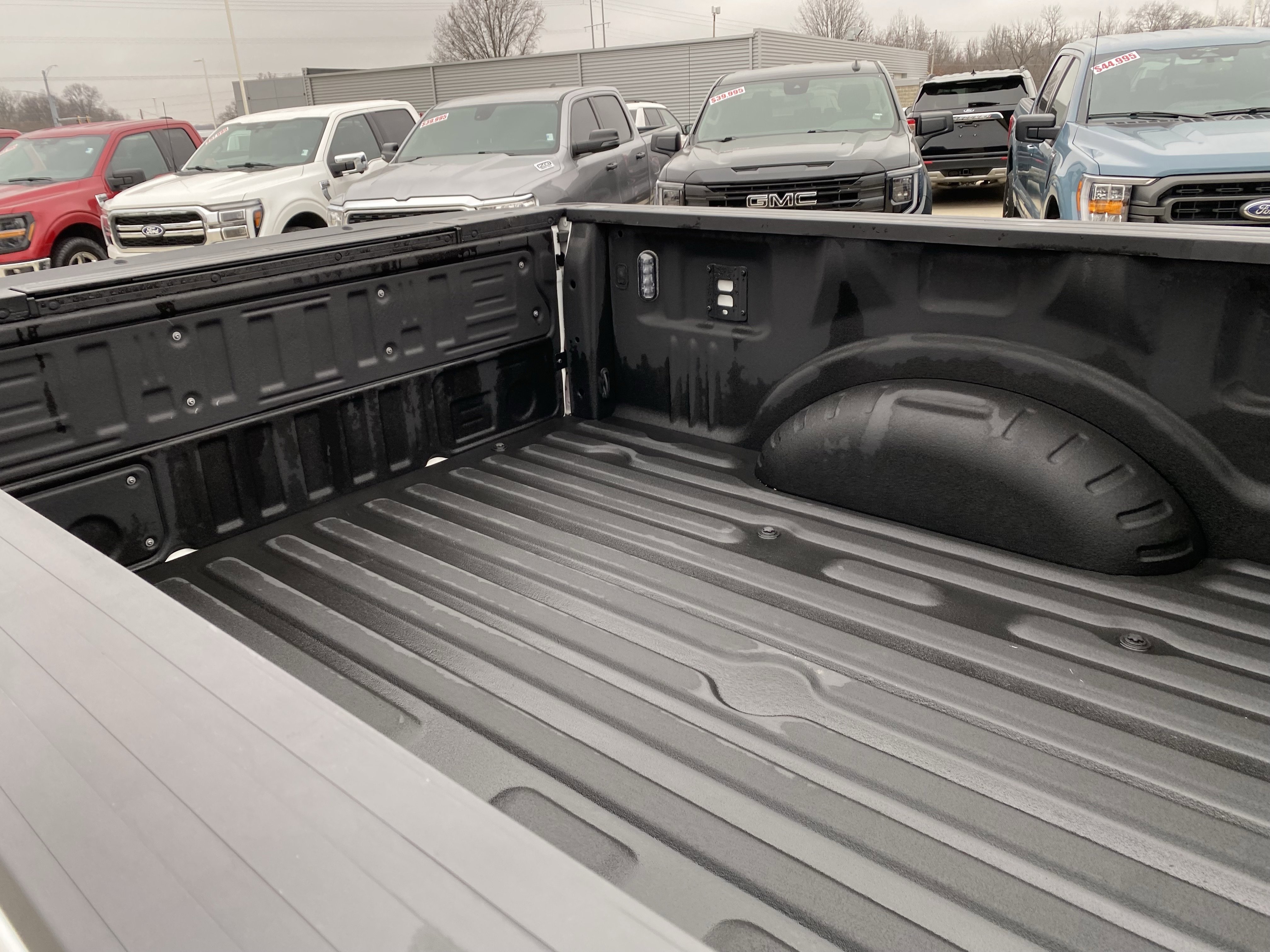 Used 2024 Ford F250 Platinum w/ Tremor Off-Road Package image 5