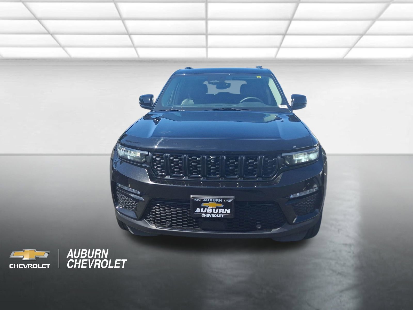 Used 2023 Jeep Grand Cherokee Limited w/ Luxury Tech Group II AWD/4WD image 8