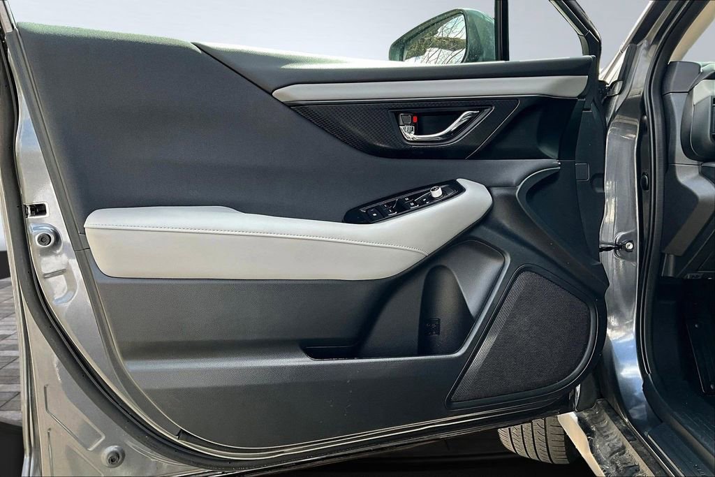 Used 2025 Subaru Outback Premium w/ Popular Package #1A image 19