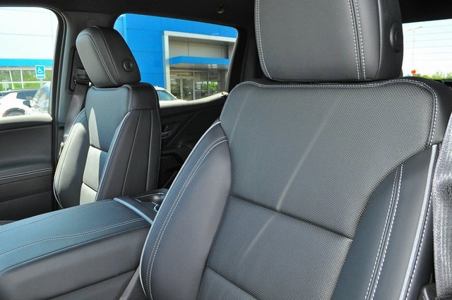 New 2025 Chevrolet Silverado EV LT image 8