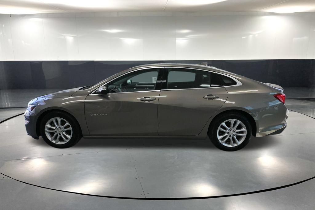 Used 2017 Chevrolet Malibu LT FWD image 9