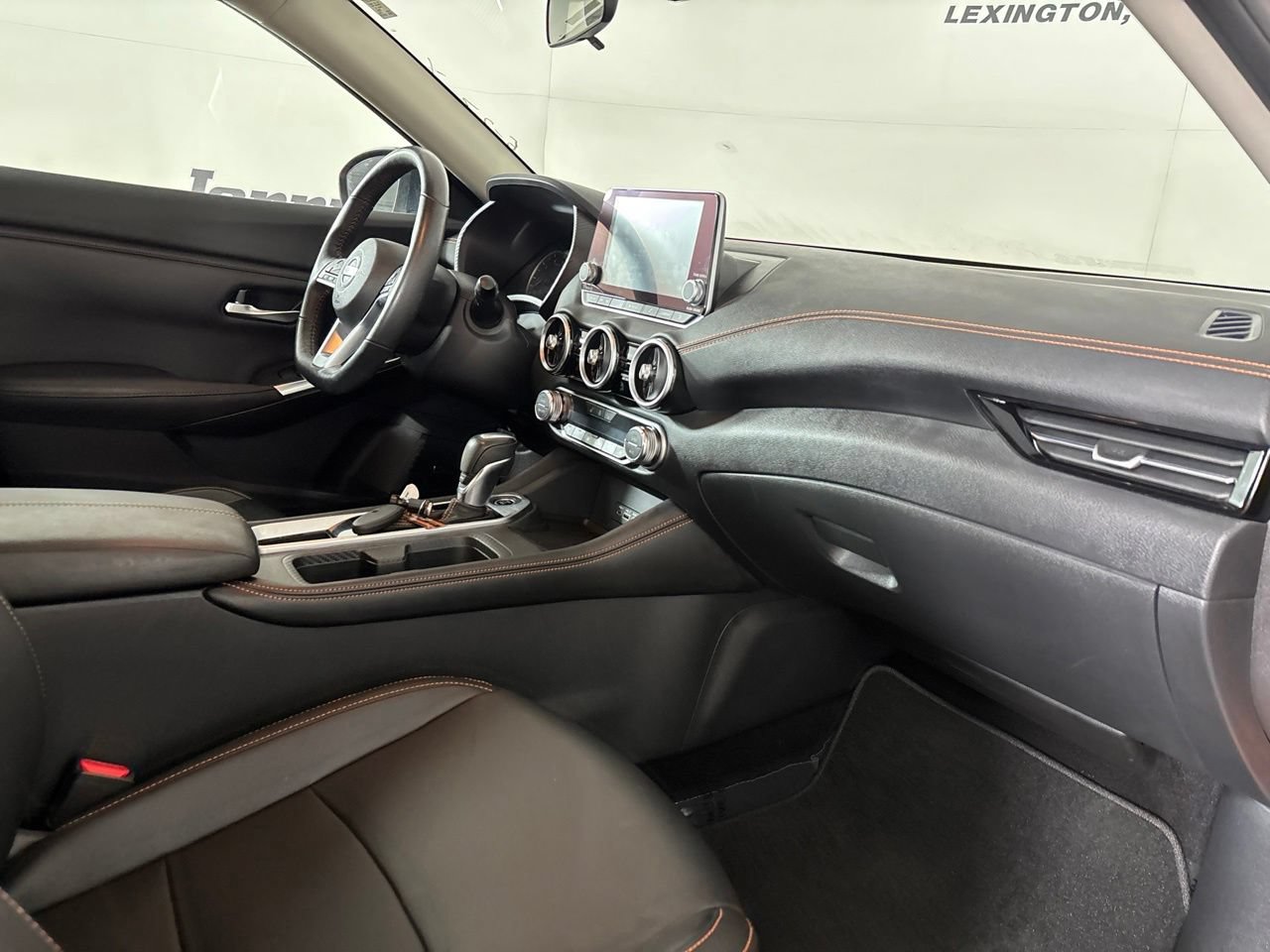 Used 2023 Nissan Sentra SR w/ SR Premium Package FWD image 31