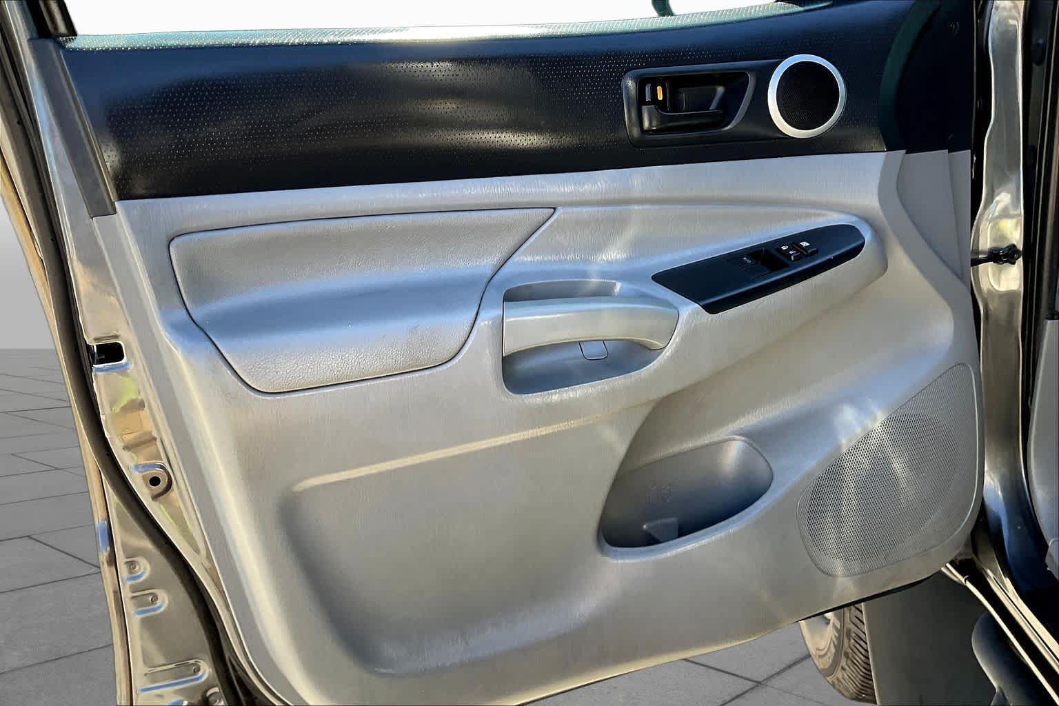 Used 2012 Toyota Tacoma PreRunner w/ SR5 Pkg RWD image 20