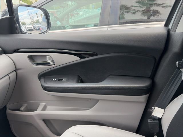 Used 2019 Honda Pilot Touring image 7