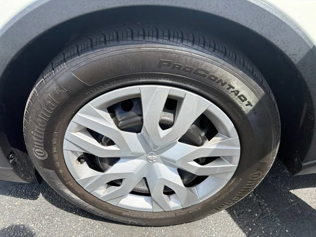 Used 2019 Toyota C-HR LE FWD image 28