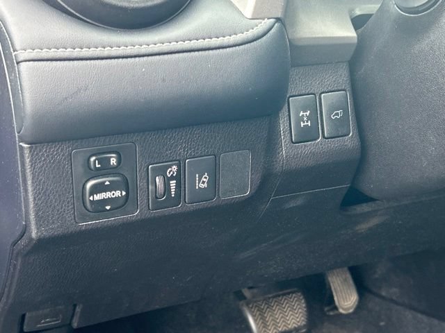 Used 2017 Toyota RAV4 XLE w/ All Weather Liner Package AWD/4WD image 17