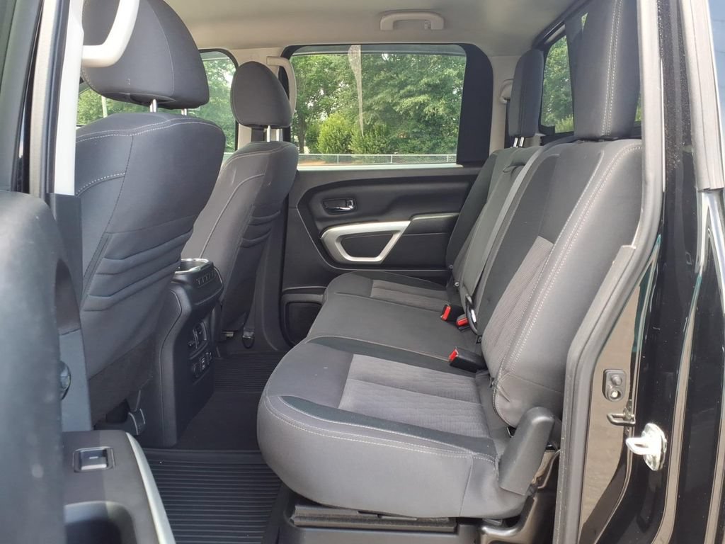 Used 2020 Nissan Titan SV w/ SV Convenience Package AWD/4WD image 5