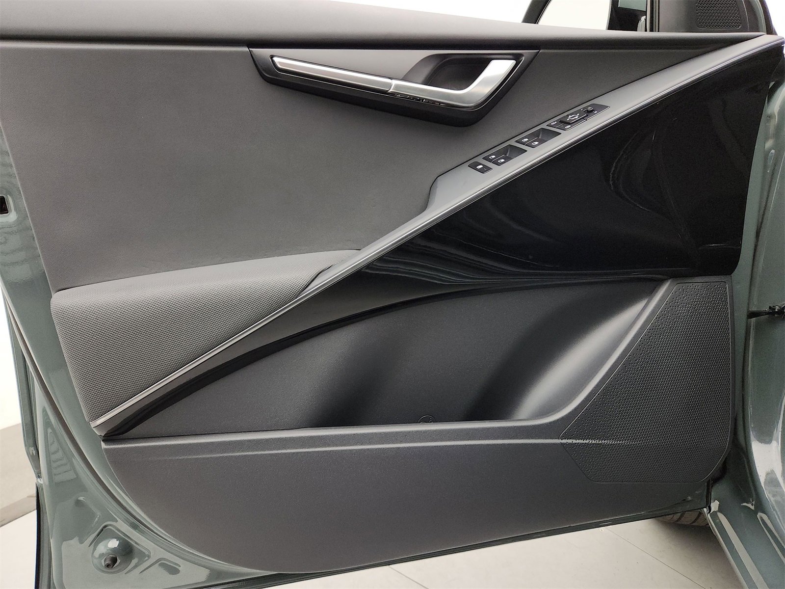 Certified 2025 Kia Niro Wind image 19