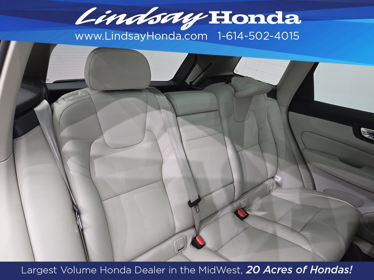 Used 2022 Volvo XC60 B5 Momentum w/ Climate Package image 8