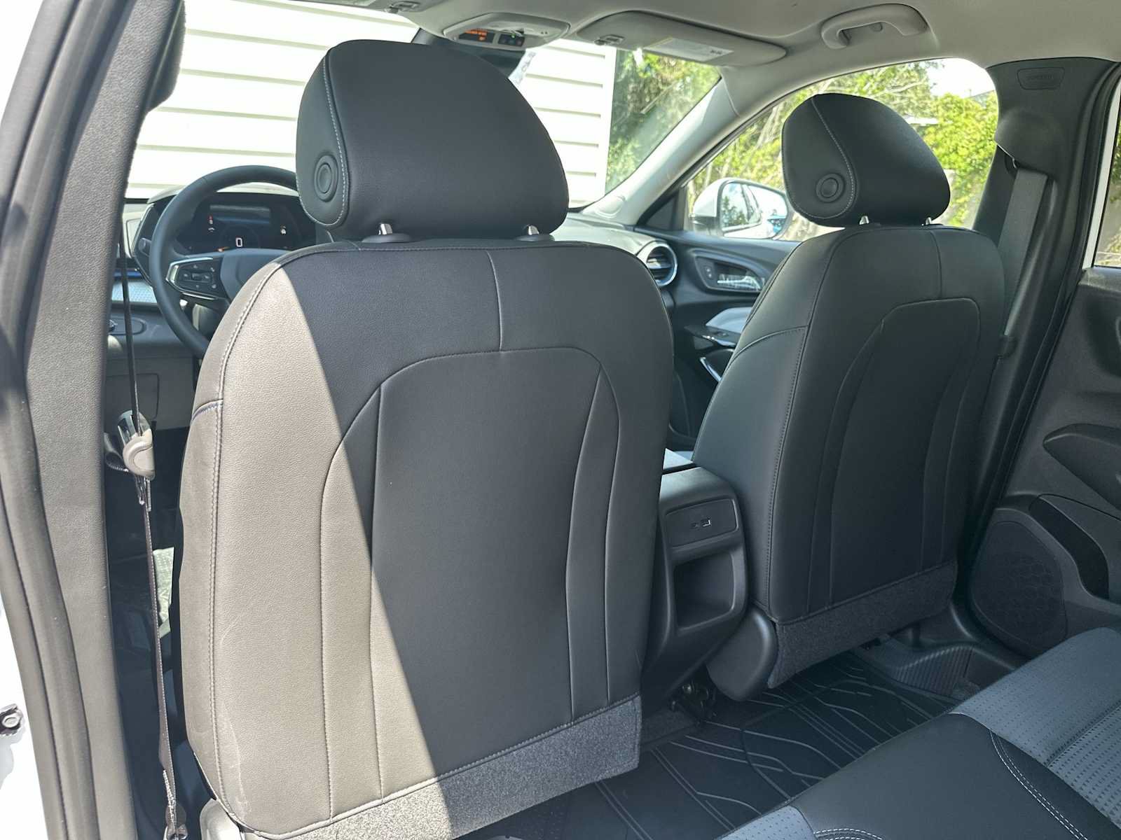 New 2026 Chevrolet Trax LT w/ Driver Confidence Package FWD image 16