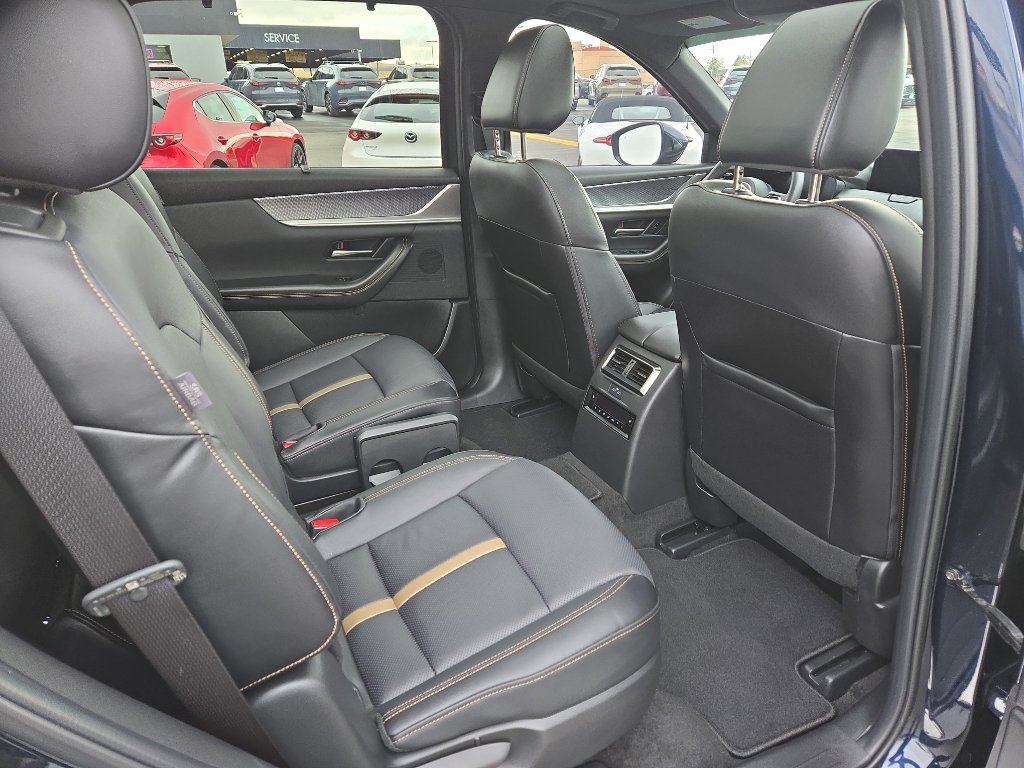 Used 2025 MAZDA CX-90 3.3 Turbo S w/ Premium Package image 17