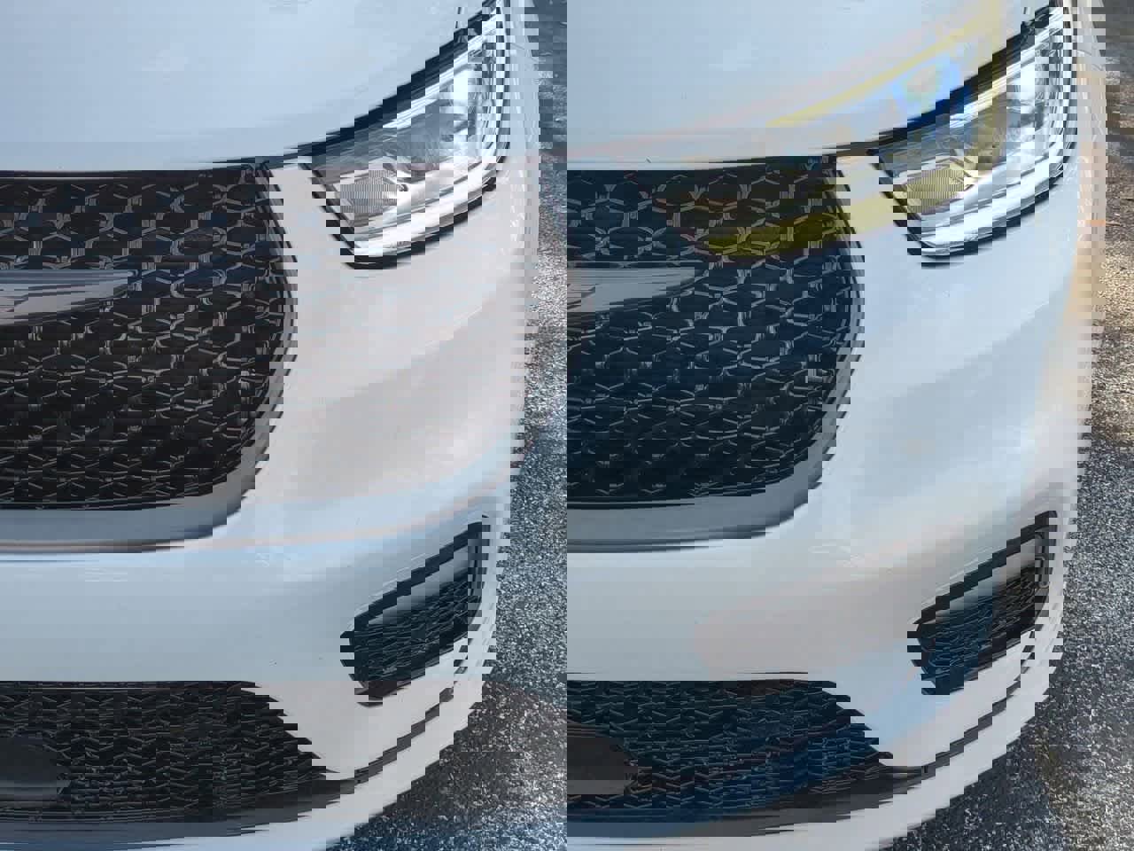 Used 2024 Chrysler Pacifica Touring-L w/ Road Tripper Package image 11