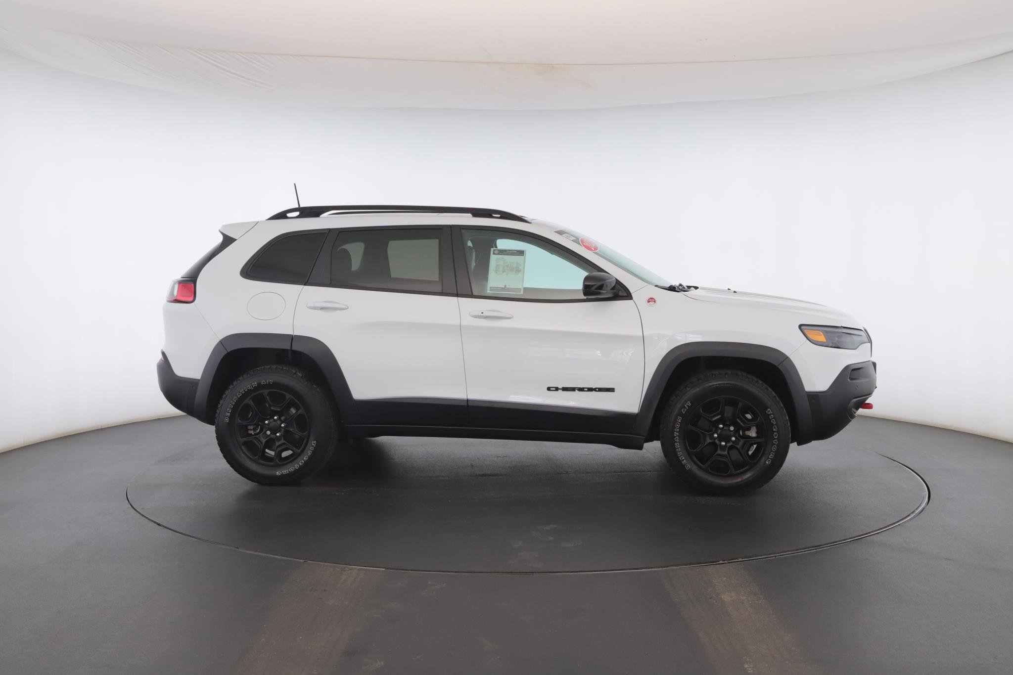 Used 2023 Jeep Cherokee Trailhawk w/ Sun & Sound Group image 24