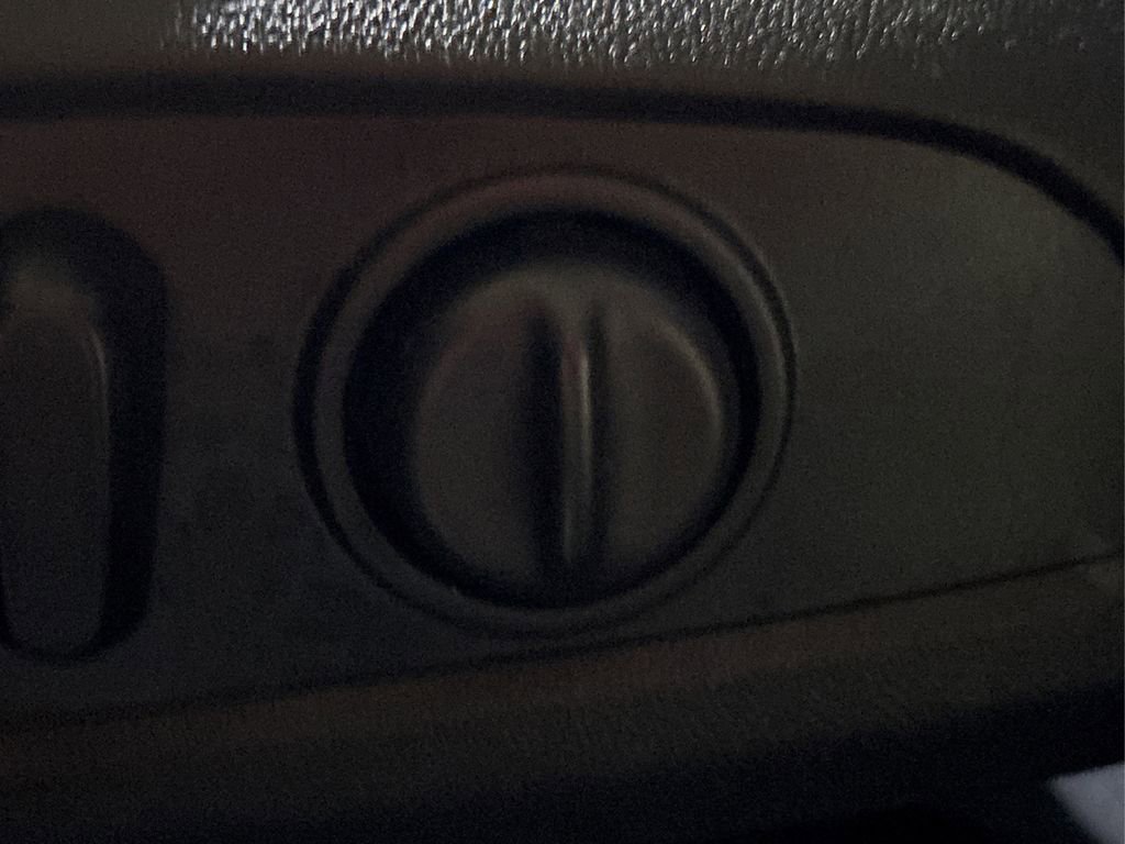 Used 2021 Chevrolet Equinox LT image 22