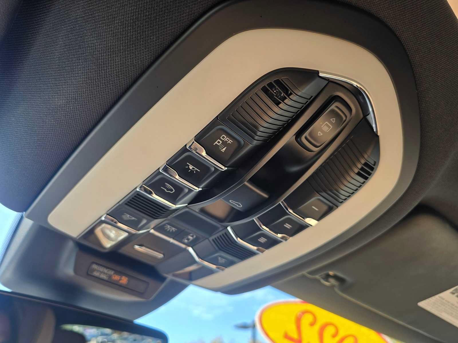 Used 2022 Porsche Macan AWD/4WD image 35