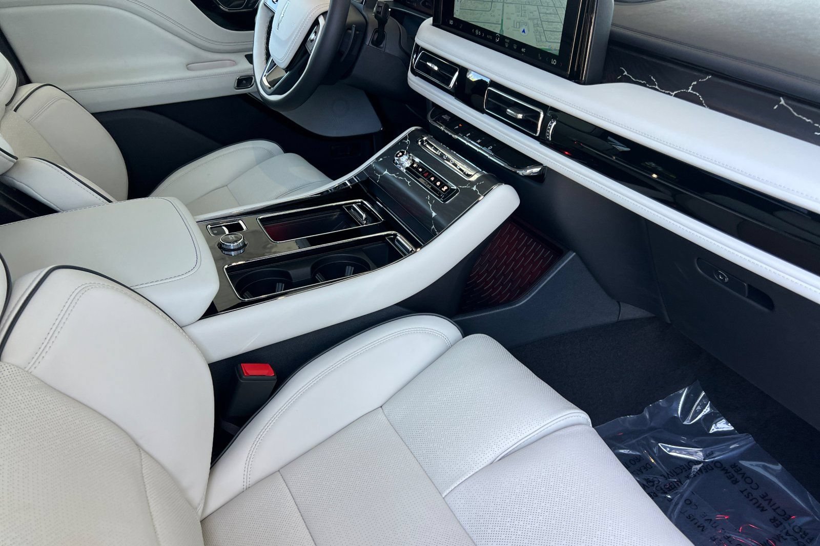 New 2026 Lincoln Aviator Black Label w/ Jet Appearance Package AWD/4WD image 14