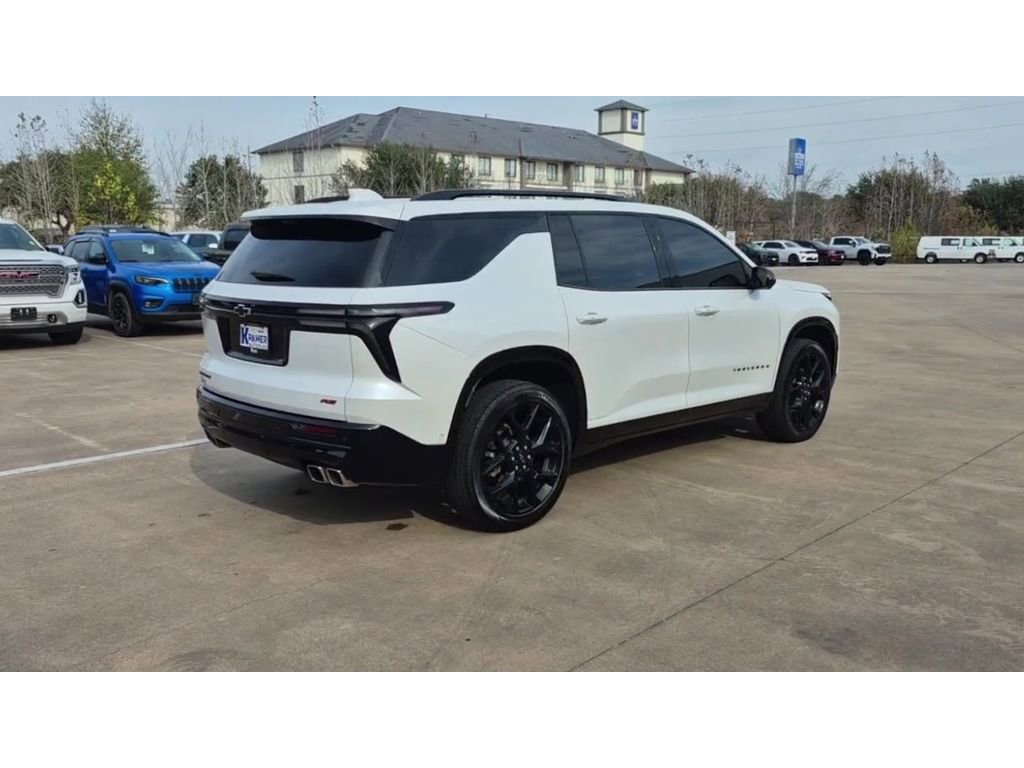 Used 2024 Chevrolet Traverse RS image 8