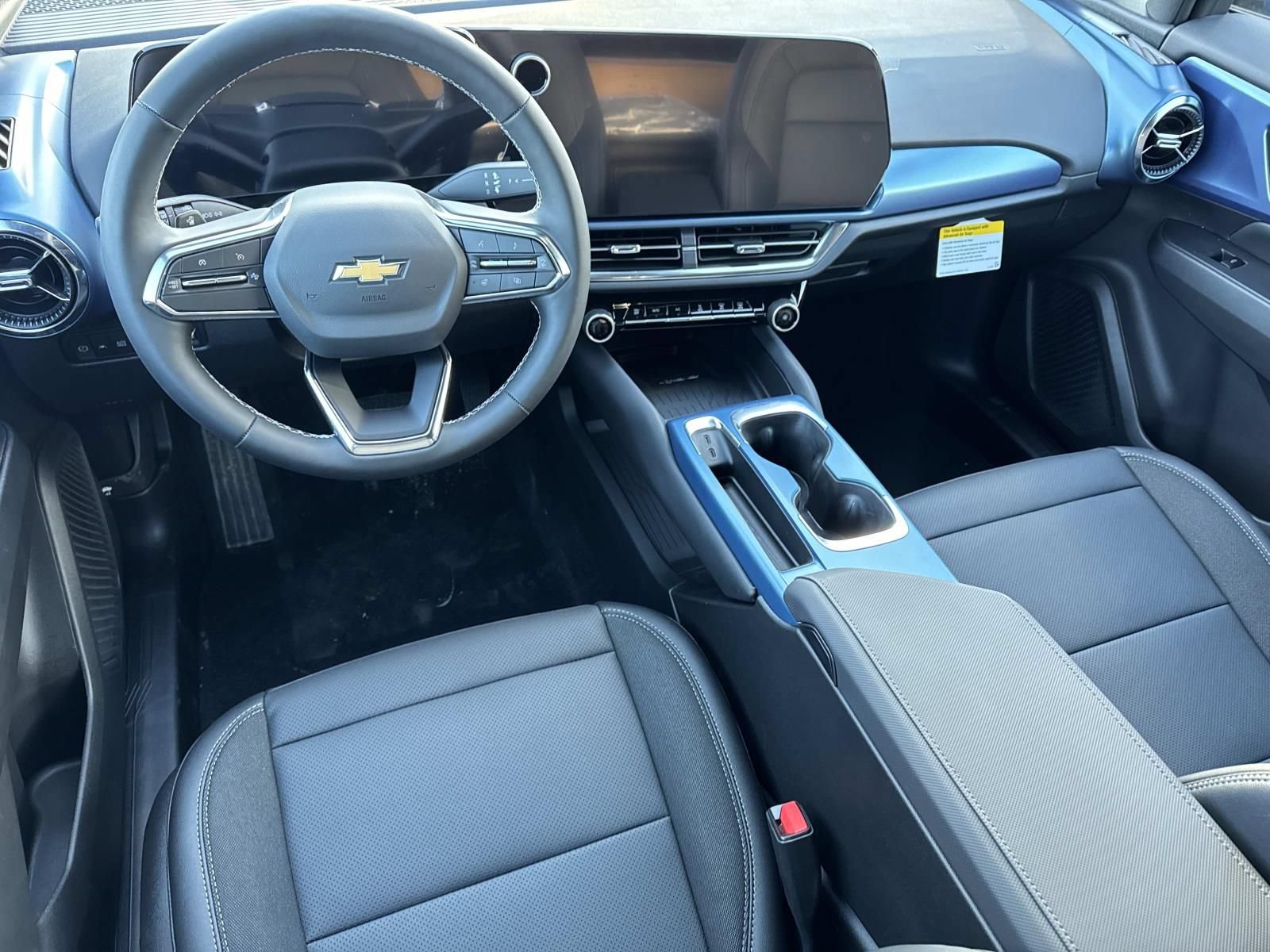 New 2026 Chevrolet Equinox EV LT AWD/4WD image 2
