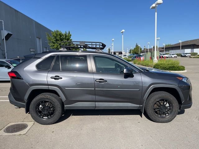 Used 2021 Toyota RAV4 XLE Premium AWD/4WD image 4