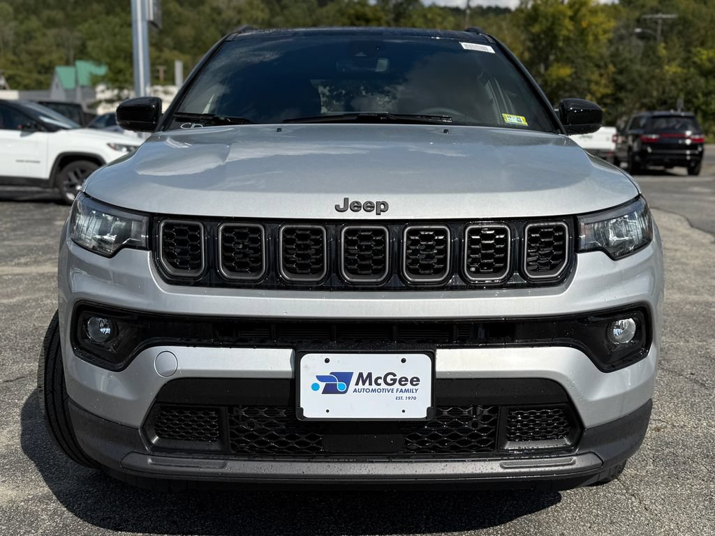 Used 2025 Jeep Compass Limited w/ Sun & Sound Group AWD/4WD image 2