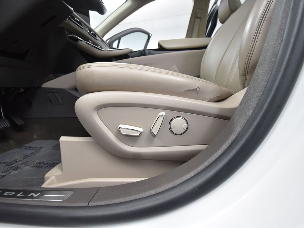 Used 2023 Lincoln Nautilus Reserve w/ Equipment Group 201A image 22