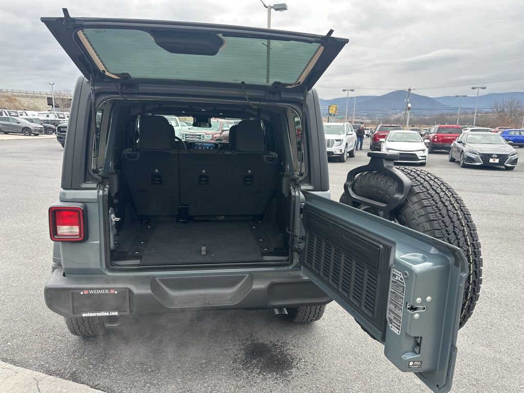 Used 2025 Jeep Wrangler Sport S image 46