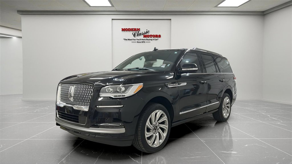 Used 2024 Lincoln Navigator Premiere image 3