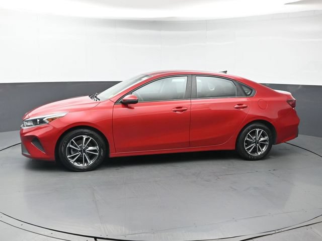 Used 2022 Kia Forte LXS w/ LXS Technology Package FWD image 2