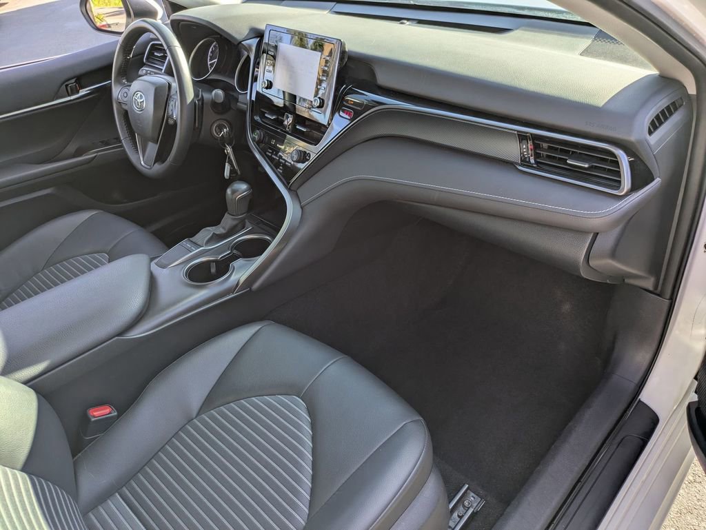 Used 2024 Toyota Camry SE image 29
